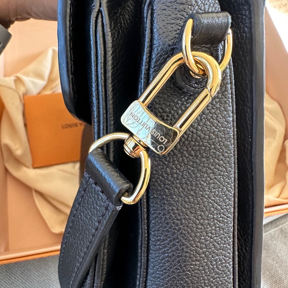 Pochette Métis 
Monogram Empreinte Leather - Black - Picture 5 of 12